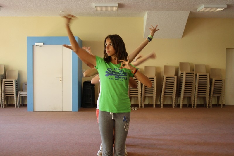 Village Camps International Summer Camp Leysin, Switzerland 2026-08-15 https://www.villagecamps.com/journals_admin/images/708-20-dance (18).jpg